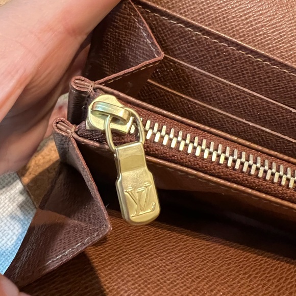 Louis Vuitton Sarah Continental Wallet - Picture 8 of 9